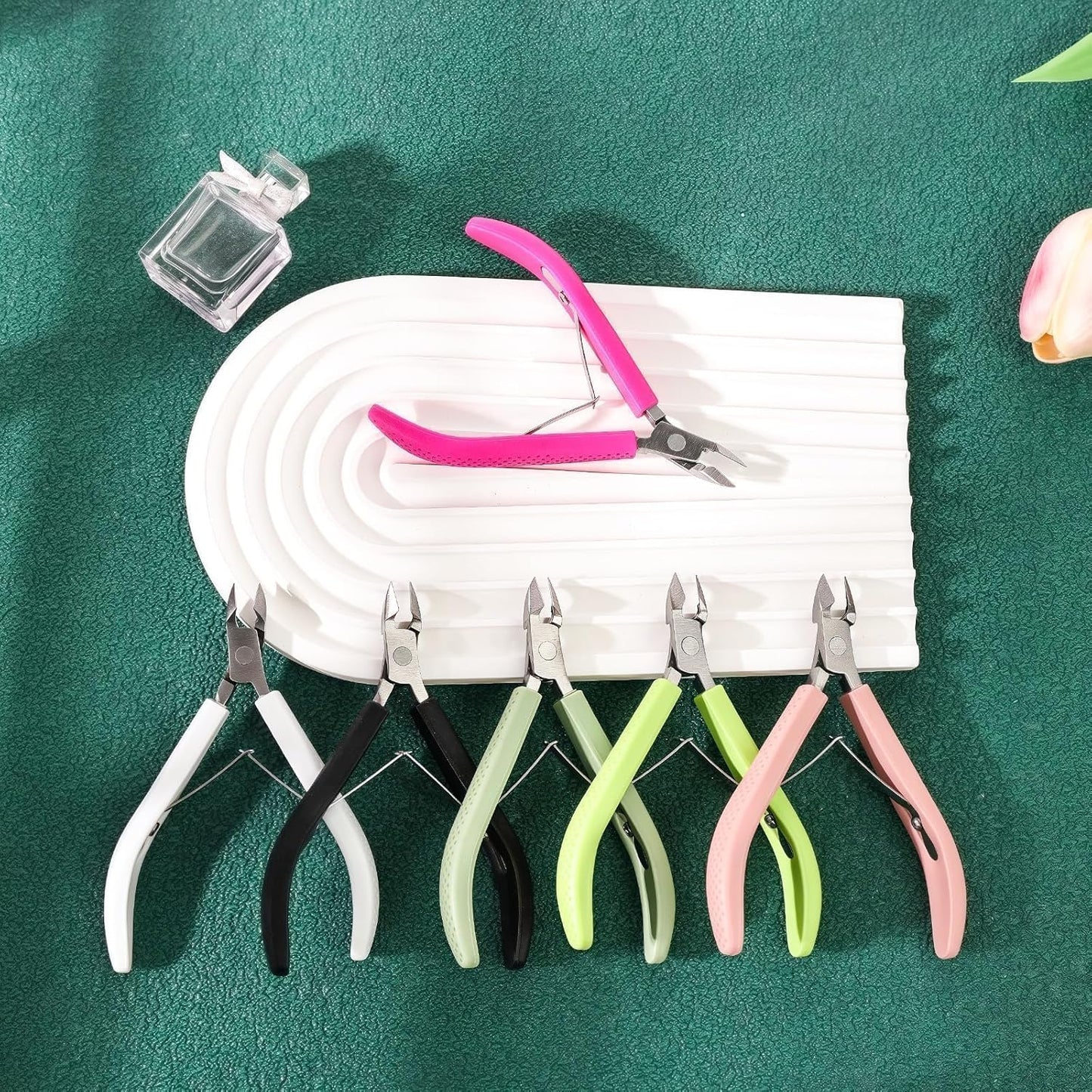 Bite Instruments Professional Ergonomic Cuticle Cutter with Non-Slip Grip
