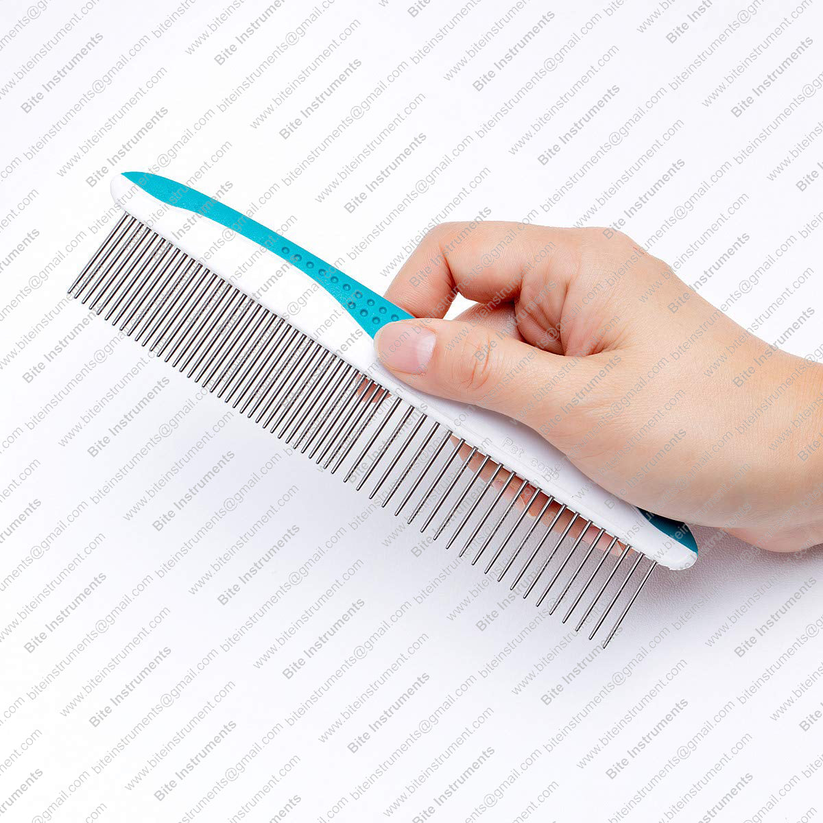 Dog Grooming Comb – Stainless Steel Pet Comb with Anti-Slip Handle for Dogs & Cats